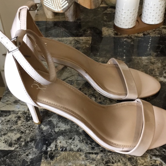 Heels - Picture 2 of 3